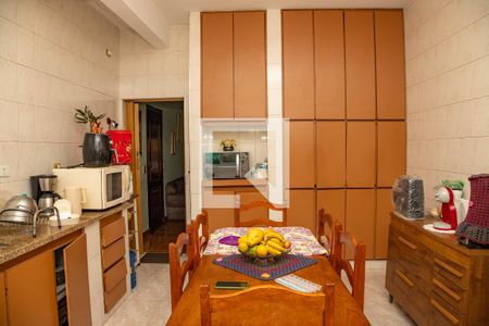 Casa à venda com 148m², 3 quartos e 2 vagasCozinha