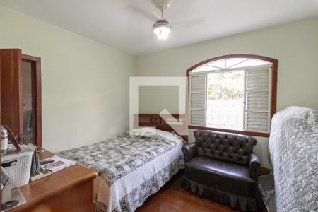 Casa à venda com 225m², 4 quartos e 4 vagasSuíte