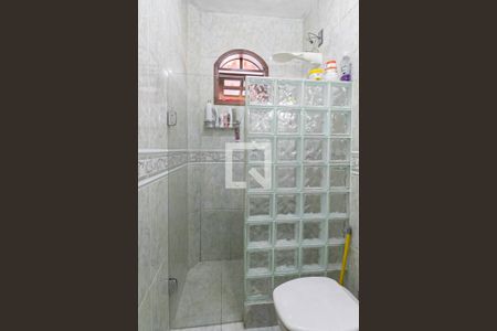 Casa à venda com 225m², 4 quartos e 4 vagasBanheiro social