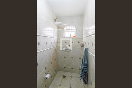 Casa à venda com 225m², 4 quartos e 4 vagasBanheiro da suíte