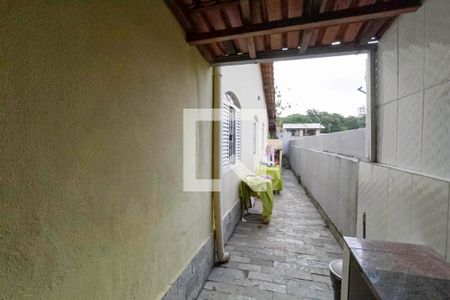Casa à venda com 225m², 4 quartos e 4 vagasCorredor