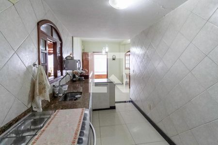Casa à venda com 225m², 4 quartos e 4 vagasCozinha