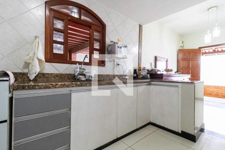 Casa à venda com 225m², 4 quartos e 4 vagasCozinha