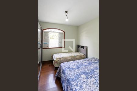 Casa à venda com 225m², 4 quartos e 4 vagasQuarto 2