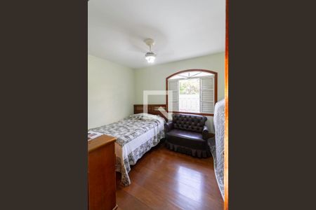 Casa à venda com 225m², 4 quartos e 4 vagasSuíte