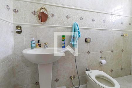 Casa à venda com 225m², 4 quartos e 4 vagasBanheiro da suíte