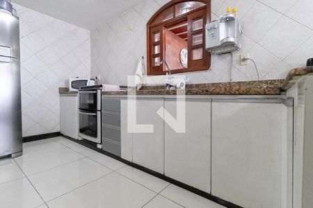 Casa à venda com 225m², 4 quartos e 4 vagasCozinha