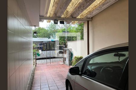 Garagem de casa à venda com 6 quartos, 500m² em Planalto Paulista, São Paulo