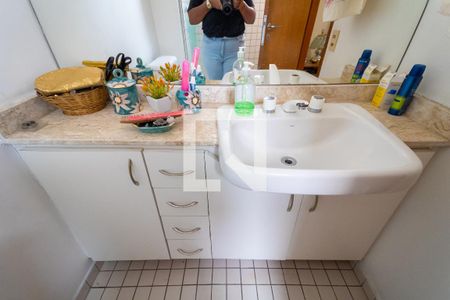 Apartamento à venda com 74m², 3 quartos e 1 vaga Apartamento à venda com 74m², 3 quartos e 1 vagaBanheiro/Quarto