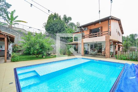 Casa à venda com 697m², 4 quartos e 10 vagasPiscina