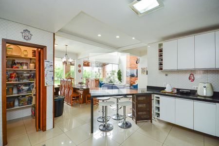 Casa à venda com 697m², 4 quartos e 10 vagasCozinha