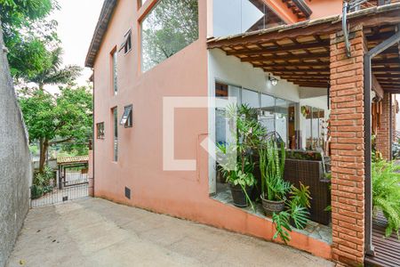 Casa à venda com 697m², 4 quartos e 10 vagasCorredor Externo