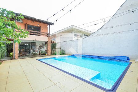 Casa à venda com 697m², 4 quartos e 10 vagasPiscina