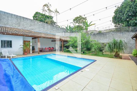 Casa à venda com 697m², 4 quartos e 10 vagasPiscina