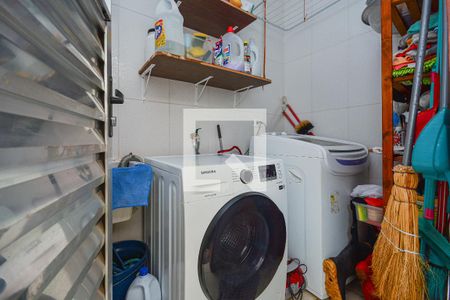 Casa à venda com 697m², 4 quartos e 10 vagasÁrea de Serviço