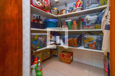 Casa à venda com 697m², 4 quartos e 10 vagasDespensa