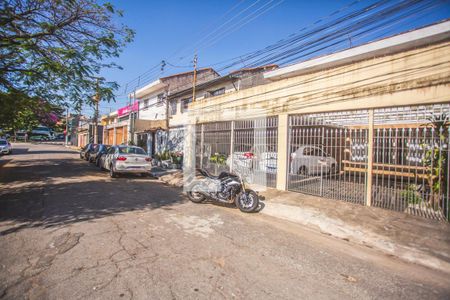 Casa para alugar com 201m², 4 quartos e 3 vagas Casa para alugar com 201m², 4 quartos e 3 vagasFachada