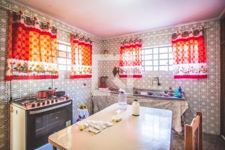 Casa para alugar com 201m², 4 quartos e 3 vagas Casa para alugar com 201m², 4 quartos e 3 vagasCozinha