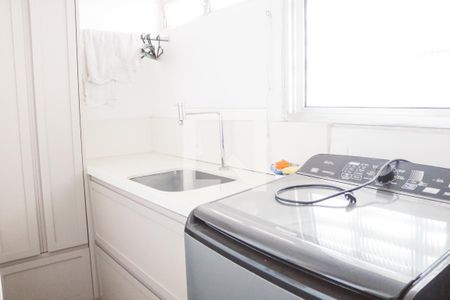 Apartamento para alugar com 68m², 2 quartos e 1 vagaÁrea de Serviço