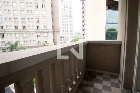 Apartamento à venda com 99m², 2 quartos e 2 vagasÁrea de serviço