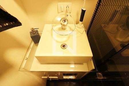 Casa à venda com 153m², 3 quartos e 2 vagasQuarto 1 - Suíte Banheiro