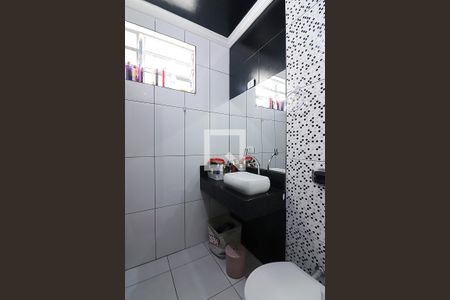 Casa à venda com 153m², 3 quartos e 2 vagasBanheiro Social