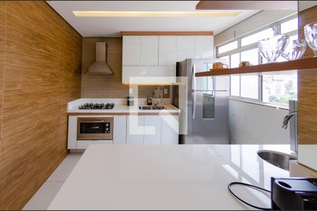 Apartamento à venda com 160m², 3 quartos e 2 vagasCozinha