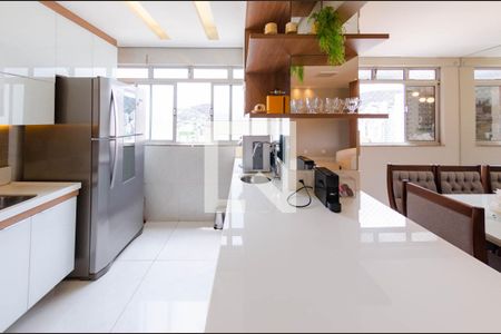 Apartamento à venda com 160m², 3 quartos e 2 vagasCozinha