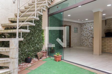 Casa à venda com 257m², 4 quartos e 3 vagas Casa à venda com 257m², 4 quartos e 3 vagasÁrea comum