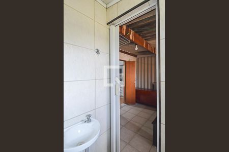 Casa de condomínio à venda com 93m², 2 quartos e 2 vagasBanheiro de serviço