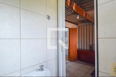 Casa de condomínio à venda com 93m², 2 quartos e 2 vagasBanheiro de serviço