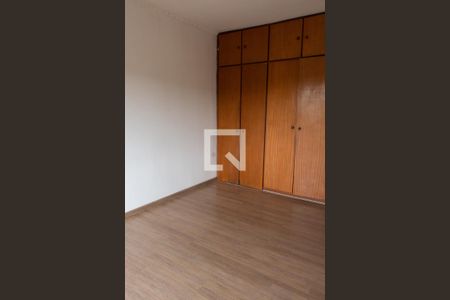 Casa à venda com 280m², 3 quartos e 2 vagasSUITE