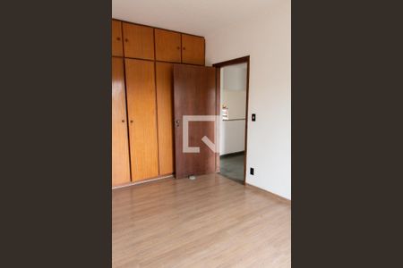 Casa à venda com 280m², 3 quartos e 2 vagasSUITE