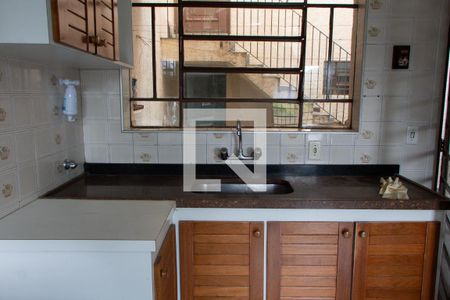 Casa à venda com 280m², 3 quartos e 2 vagasCOZINHA
