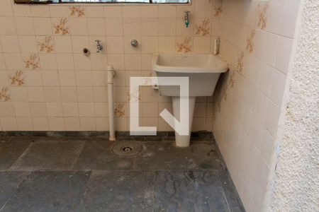 Casa à venda com 280m², 3 quartos e 2 vagasÁREA DE SERVIÇO