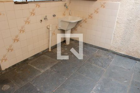 Casa à venda com 280m², 3 quartos e 2 vagasÁREA DE SERVIÇO