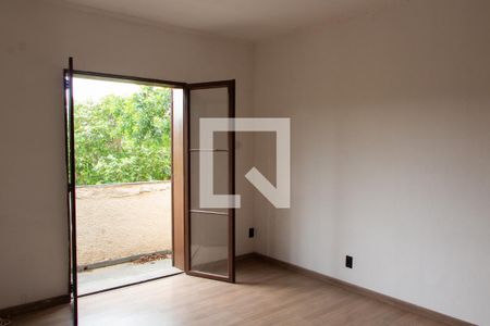Casa à venda com 280m², 3 quartos e 2 vagasSUITE