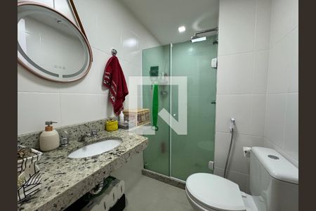 Apartamento à venda com 72m², 2 quartos e 1 vagaSuíte - Banheiro