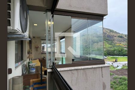 Apartamento à venda com 72m², 2 quartos e 1 vagaSuíte - Varanda