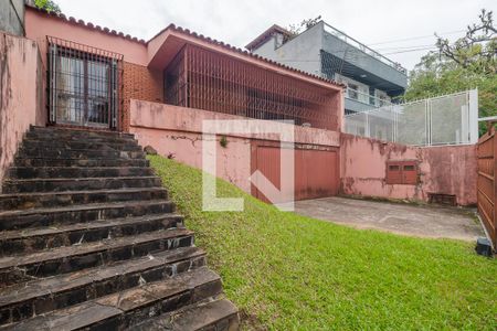 Casa à venda com 217m², 3 quartos e 5 vagas Casa à venda com 217m², 3 quartos e 5 vagasQuintal da Frente