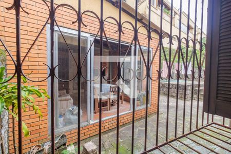 Casa à venda com 217m², 3 quartos e 5 vagas Casa à venda com 217m², 3 quartos e 5 vagasVista