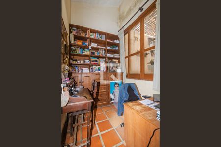 Casa à venda com 217m², 3 quartos e 5 vagas Casa à venda com 217m², 3 quartos e 5 vagasEscritório