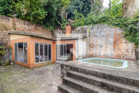 Casa à venda com 217m², 3 quartos e 5 vagas Casa à venda com 217m², 3 quartos e 5 vagasQuintal