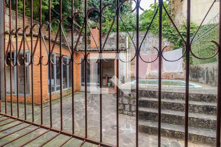 Casa à venda com 217m², 3 quartos e 5 vagas Casa à venda com 217m², 3 quartos e 5 vagasVista