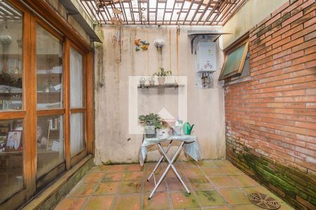 Casa à venda com 217m², 3 quartos e 5 vagas Casa à venda com 217m², 3 quartos e 5 vagasPoço de Luz