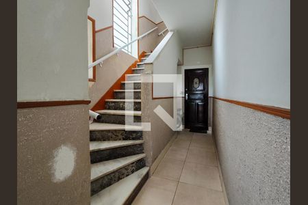 Apartamento à venda com 63m², 2 quartos e sem vagaEscada