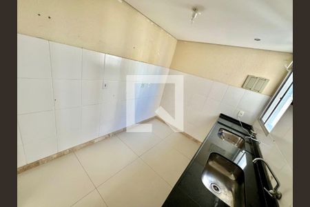 Cozinha de apartamento à venda com 2 quartos, 42m² em Frei Leopoldo, Belo Horizonte