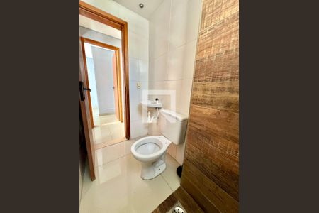 Banheiro de apartamento à venda com 2 quartos, 42m² em Frei Leopoldo, Belo Horizonte