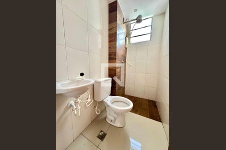 Banheiro de apartamento à venda com 2 quartos, 42m² em Frei Leopoldo, Belo Horizonte