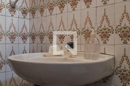 Casa à venda com 180m², 4 quartos e 1 vagaBanheiro 1